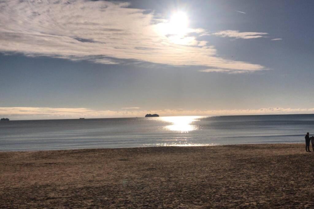 Luxury 2 Beds Apartment By The Sea Bournemouth Bagian luar foto