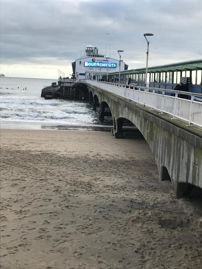 Luxury 2 Beds Apartment By The Sea Bournemouth Bagian luar foto