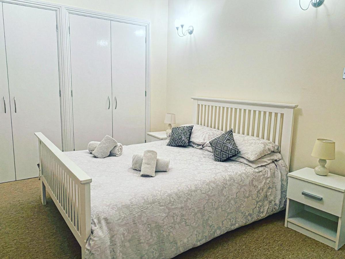 Luxury 2 Beds Apartment By The Sea Bournemouth Bagian luar foto