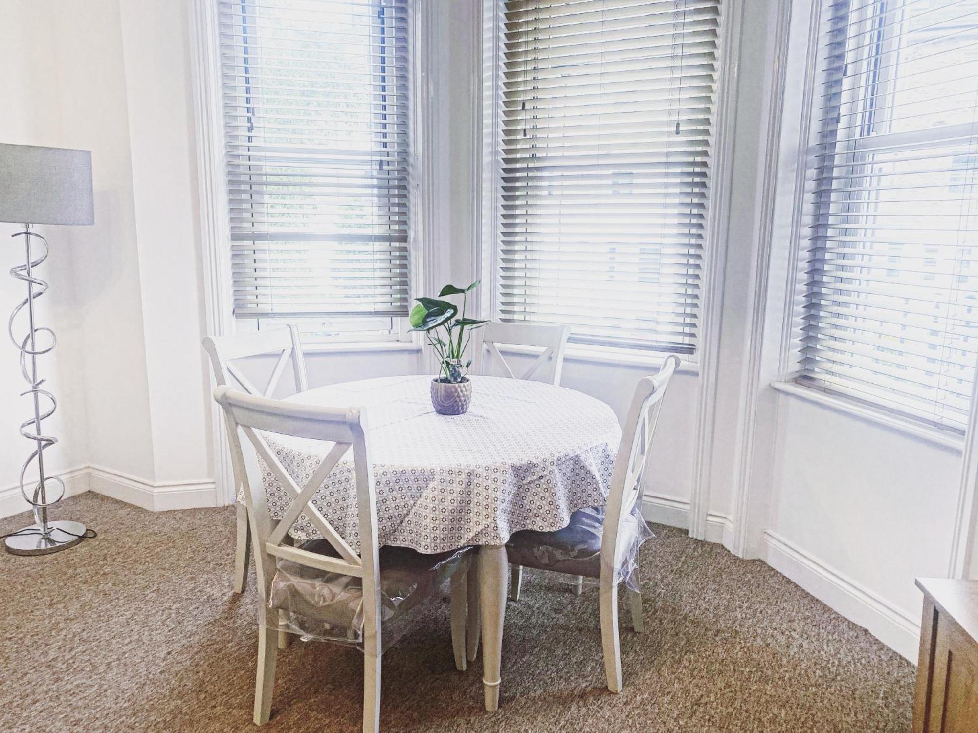 Luxury 2 Beds Apartment By The Sea Bournemouth Bagian luar foto